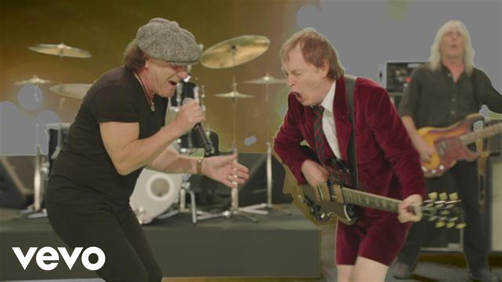 Novo Clip = “AC/DC – Play Ball”