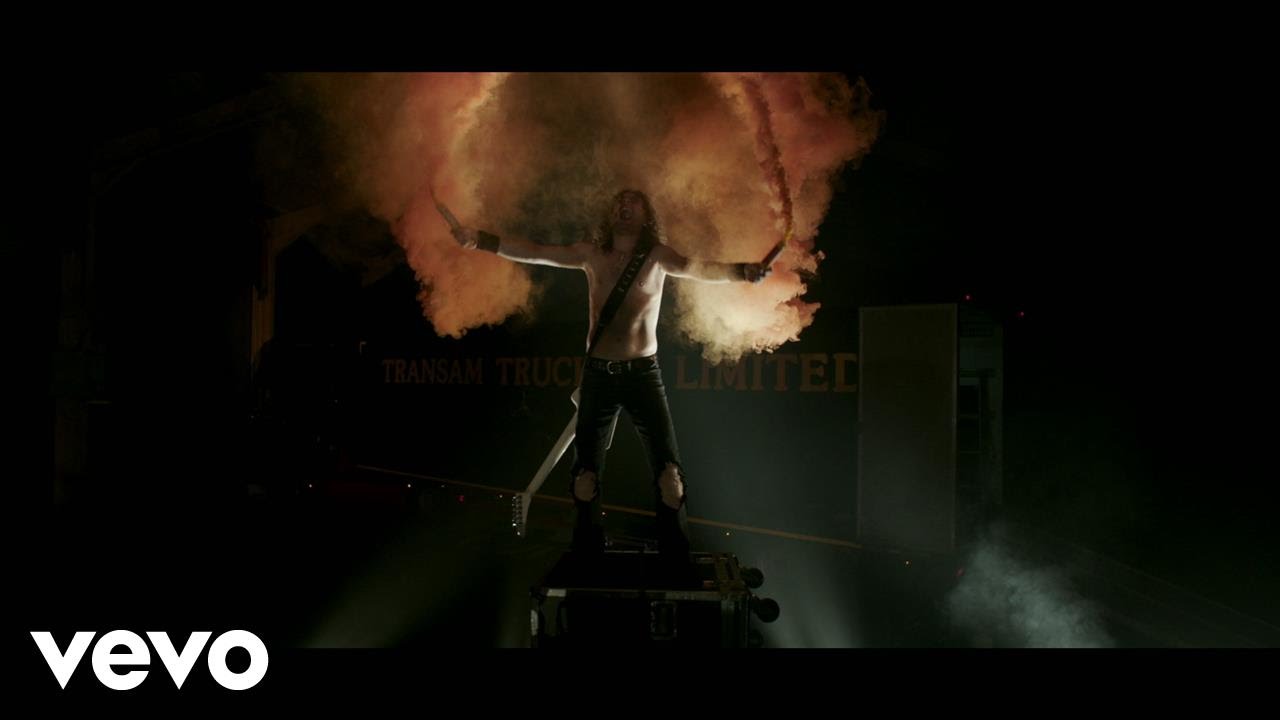 Novo Clip = “Airbourne – Rivalry”