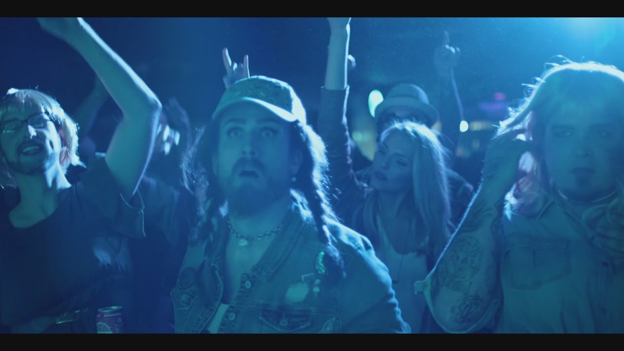 Novo Clip = “Black Stone Cherry – Cheaper To Drink Alone”