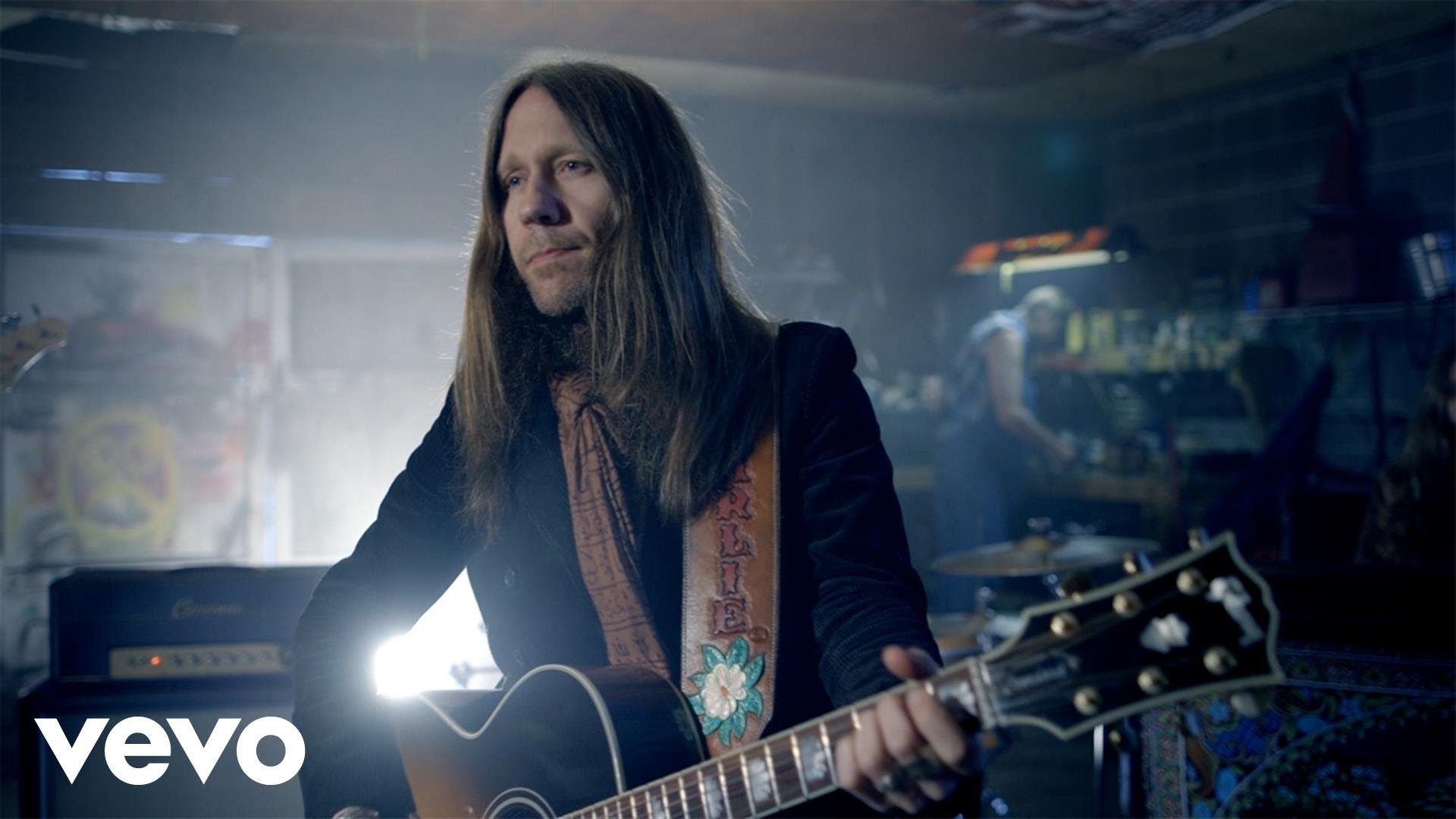 Novo Clip = “Blackberry Smoke – Too High”