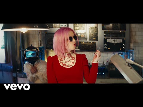 Novo Clip = “Garbage – Magnetized”