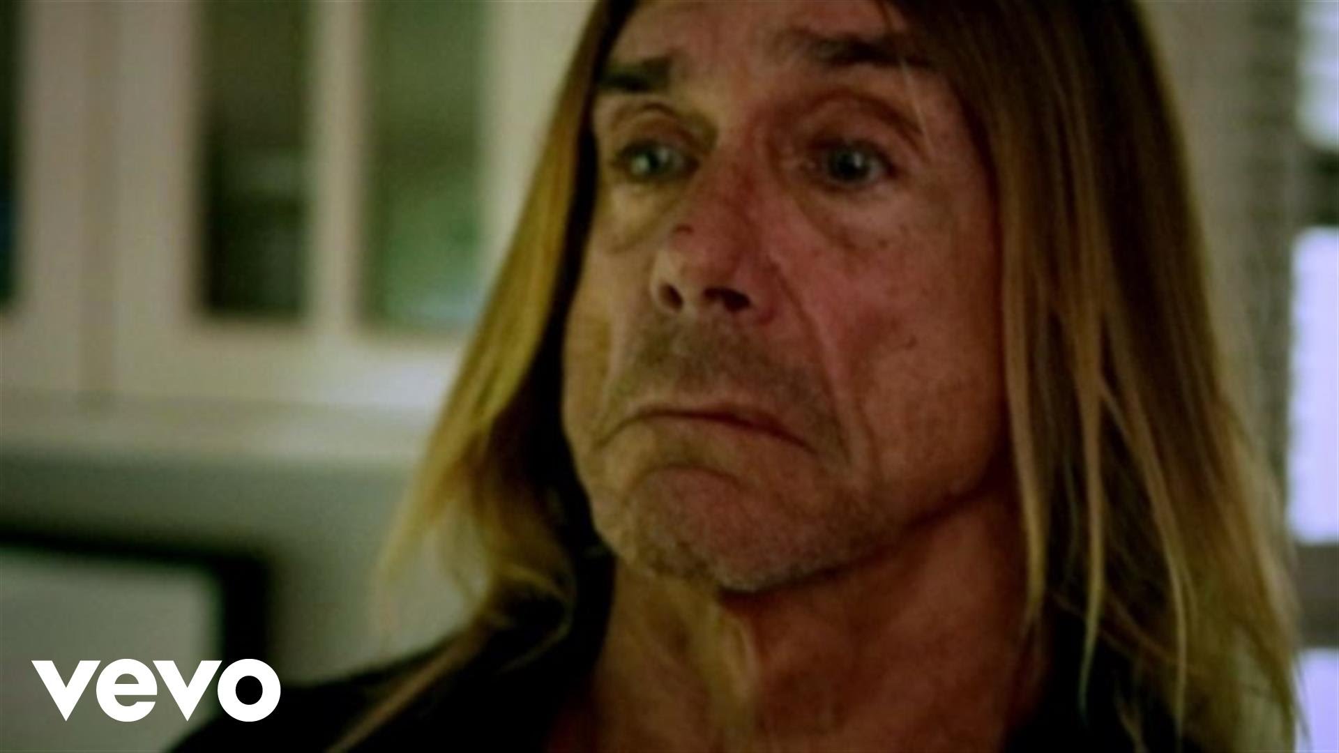 Novo Clip = “Iggy Pop – Sunday”