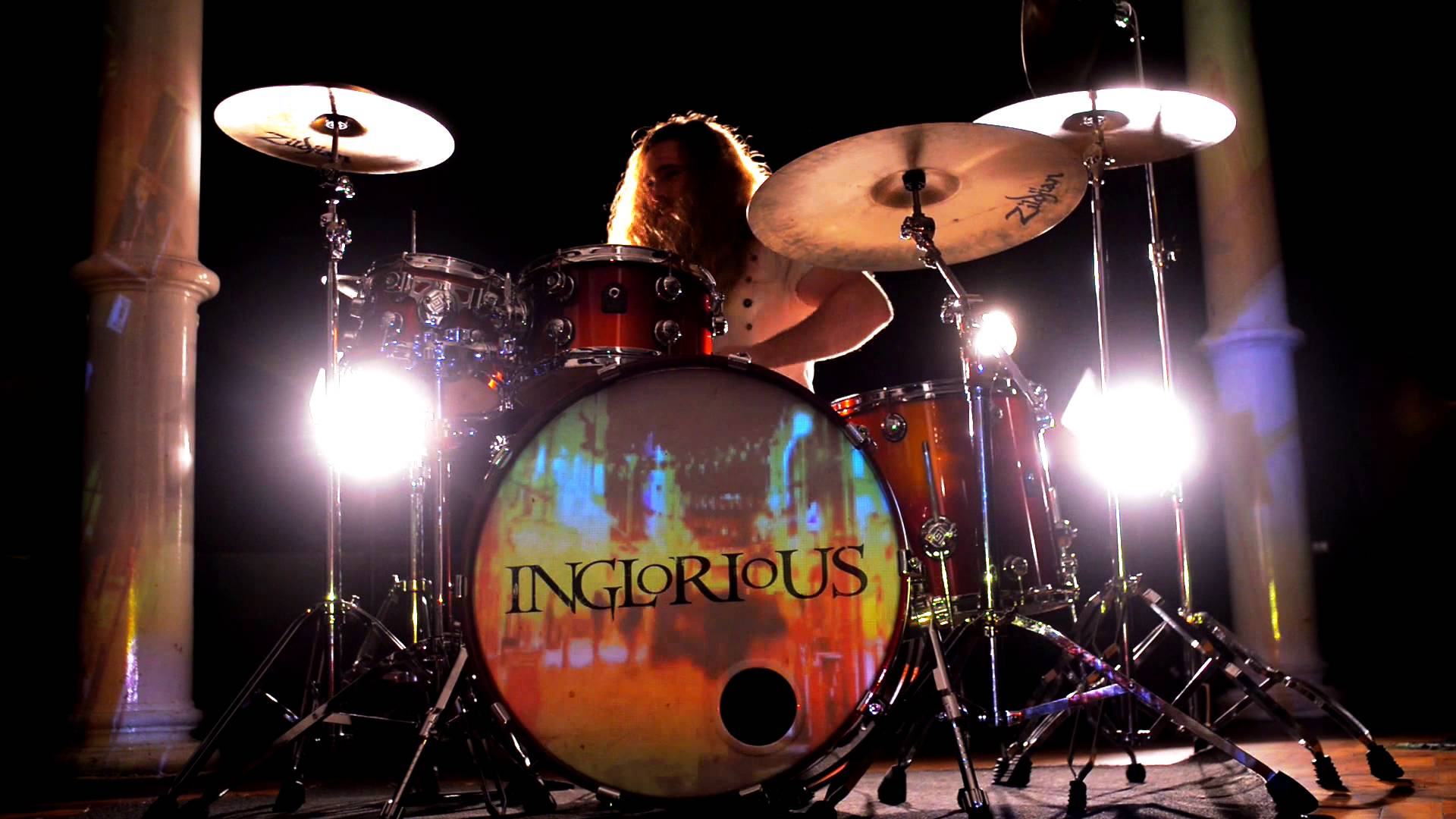 Novo Clip = “Inglorious – Unaware”