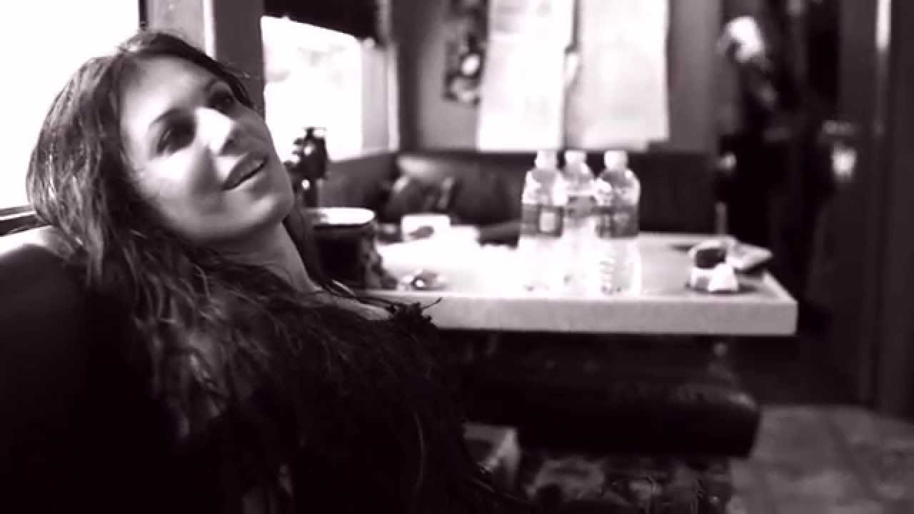 Novo Clip = “Lacuna Coil – Nothing Stands in Our Way”