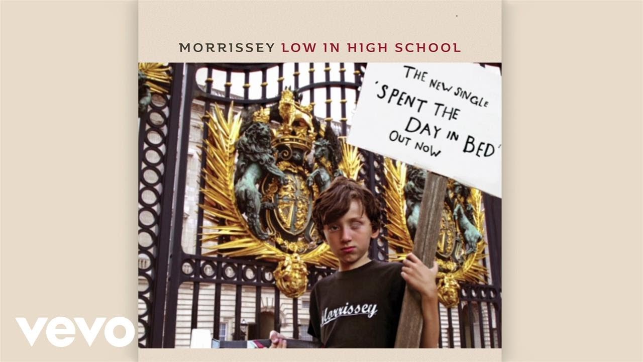 Novo Clip = “Morrissey – Spent the Day in Bed”