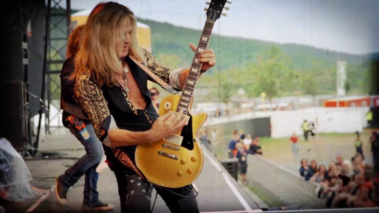 Novo Clip = “The Dead Daisies – Long Way To Go”