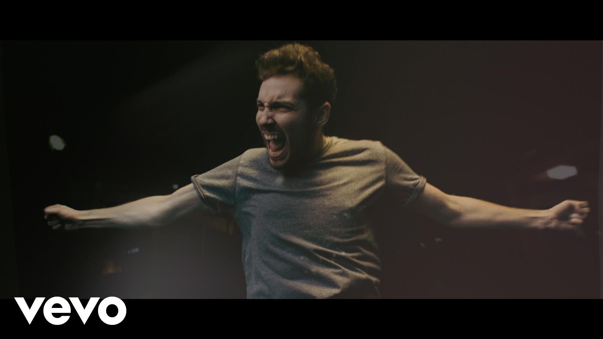 Novo Clip = “You Me At Six – Cold Night”