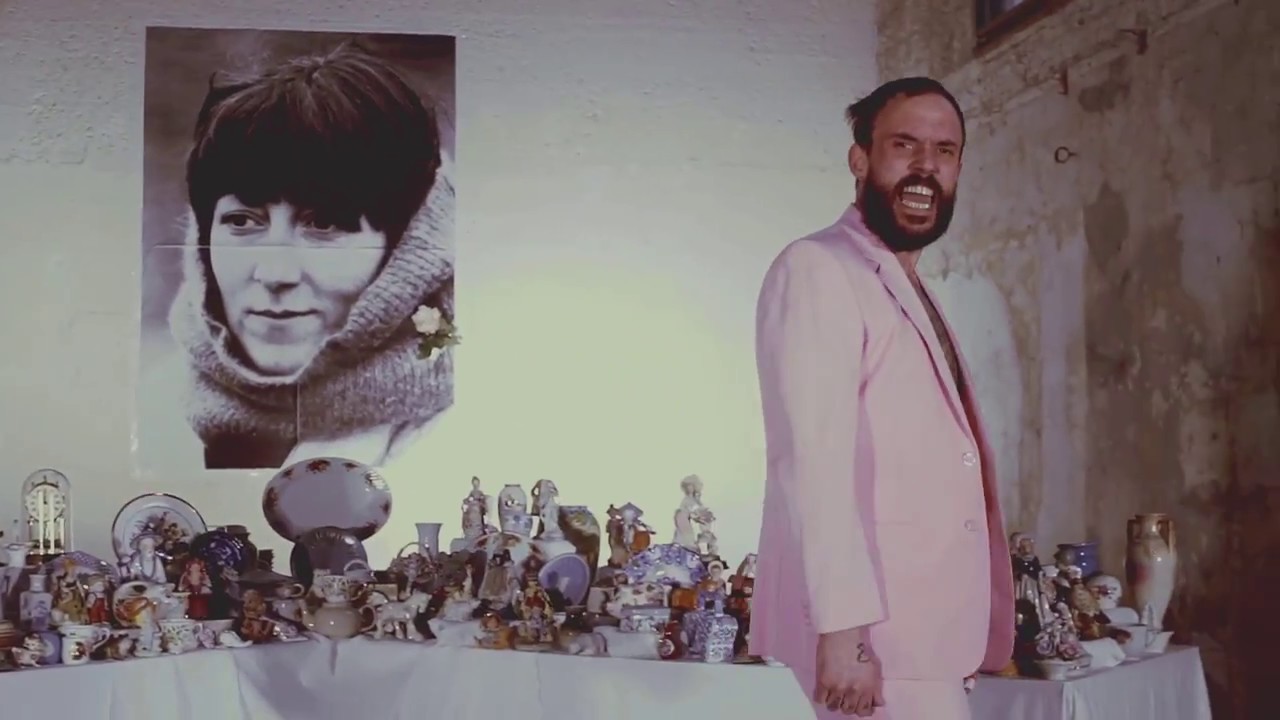 Novo Clip = “Idles – Mother”