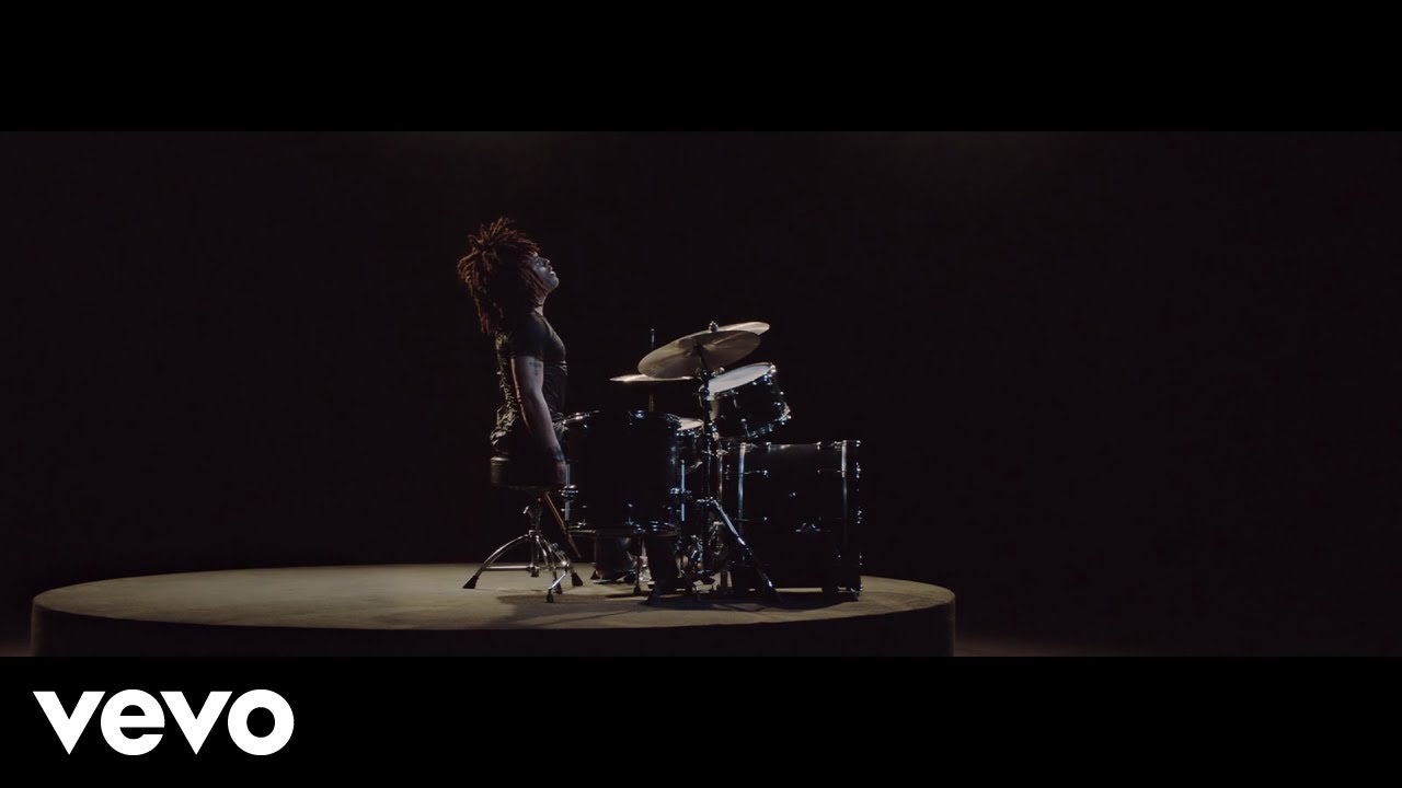 Novo Clip = “Lenny Kravitz – Low”