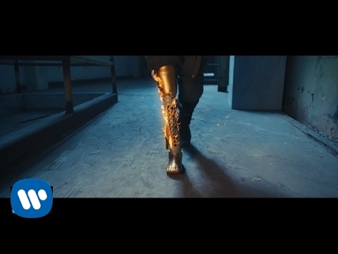 Novo Clip = “Muse – Dig Down”