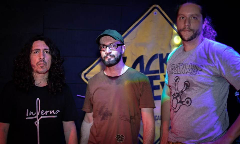 A banda Séquito lança “Estética de Queda”, seu álbum de estreia.