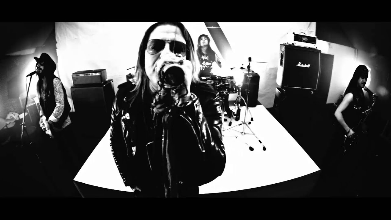 Novo Clip = “Affäire – Devil’s Cross”