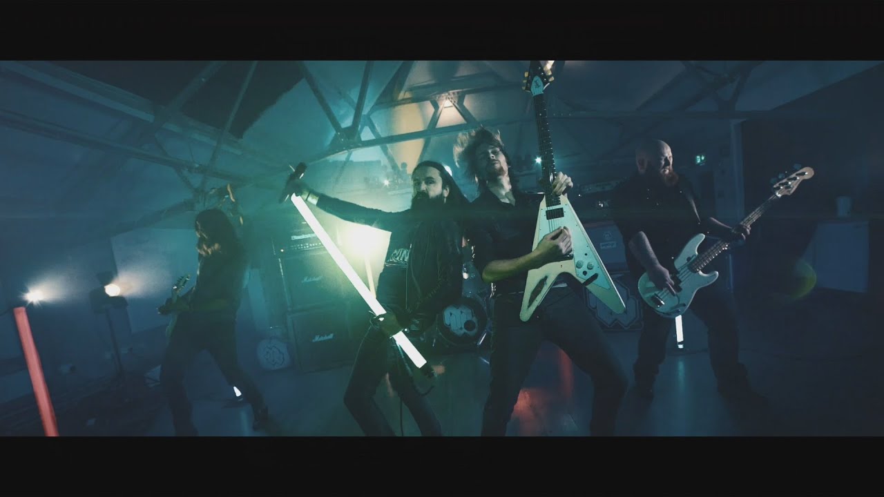 Novo Clip = “Massive Wagons – Tokyo”