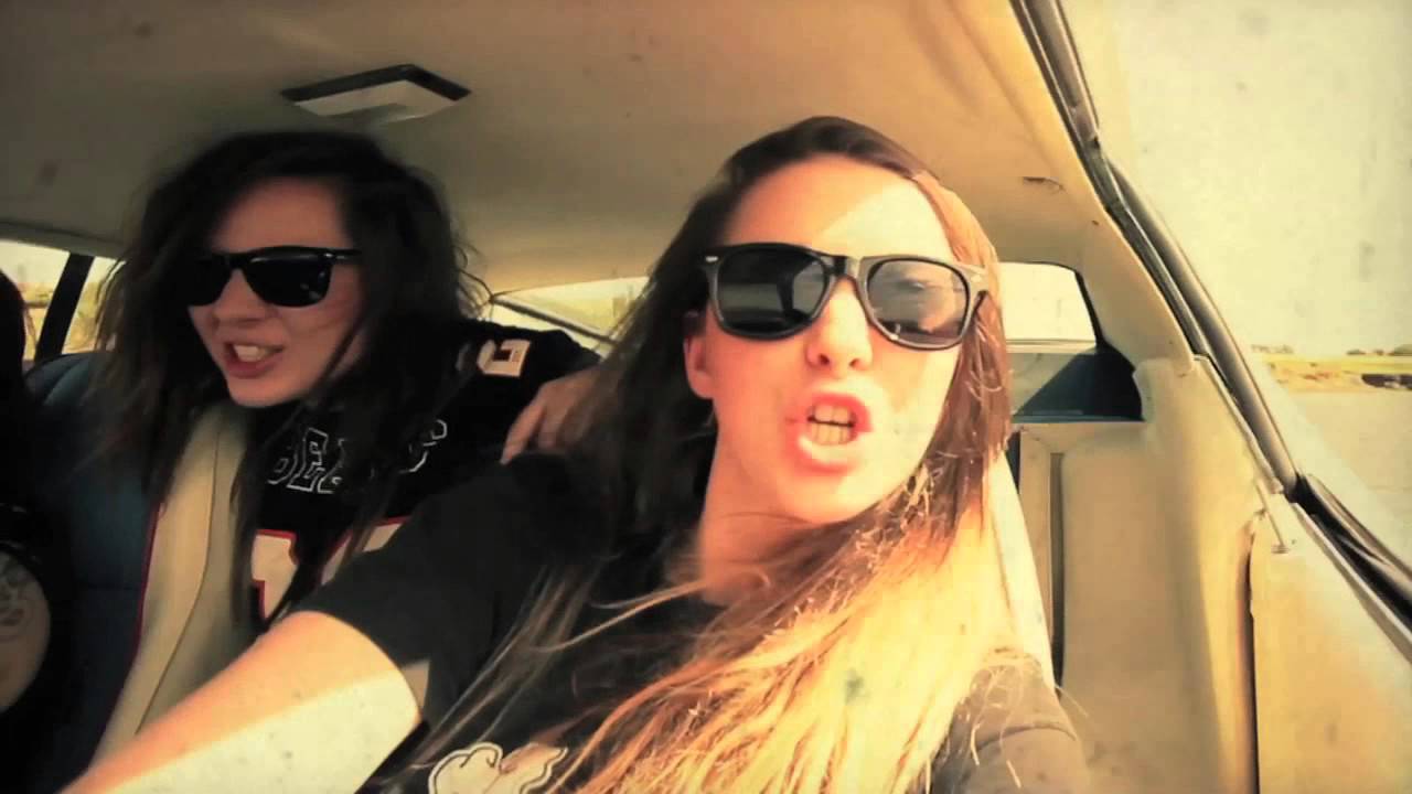 Novo Clip = “The Amorettes – Give Em’ Hell”