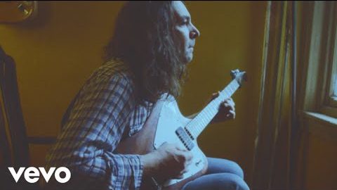 Novo Clip = “The War on Drugs – Under The Pressure”