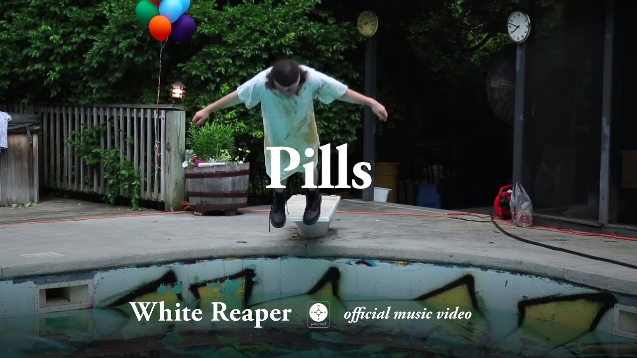 Novo Clip = “White Reaper – Pills”