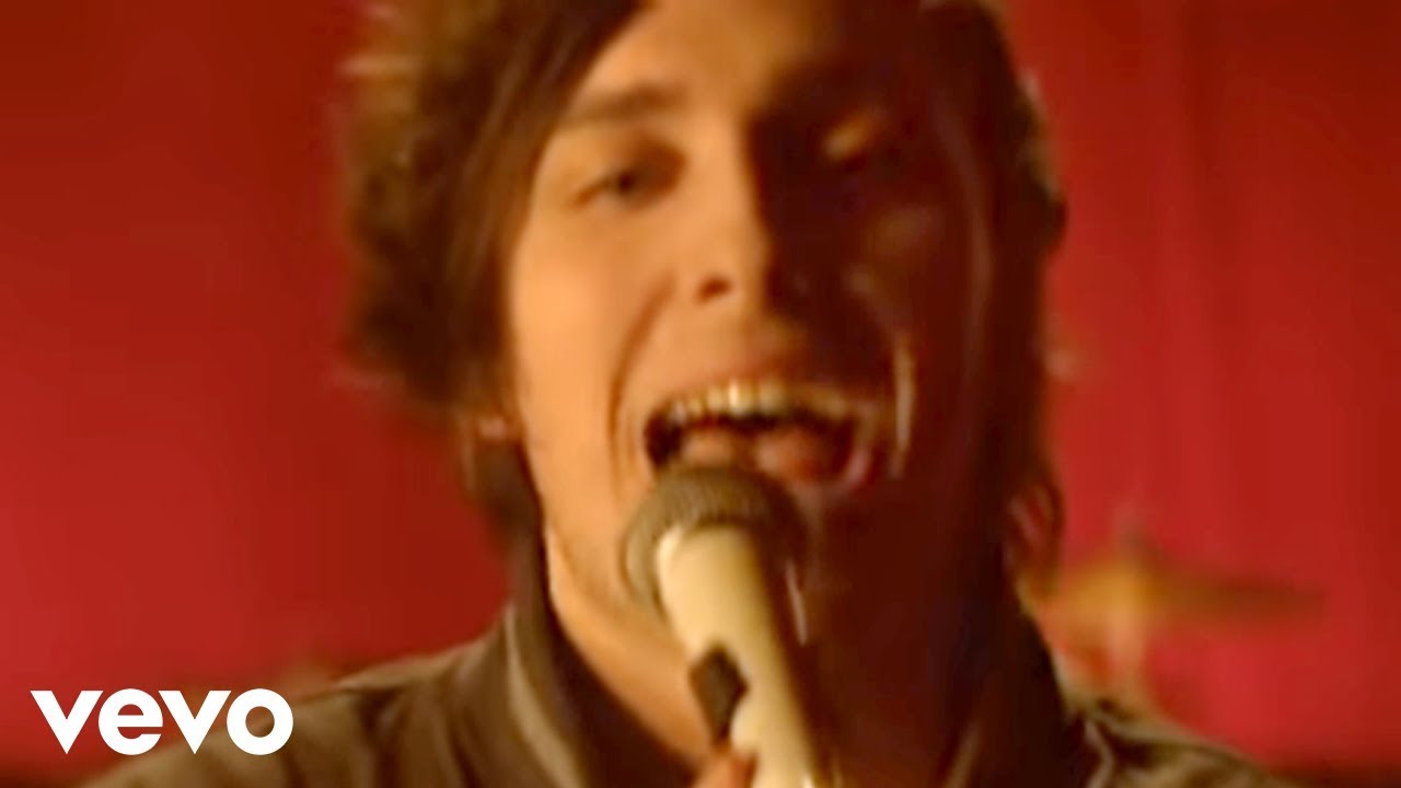 Novo Clip = “You Me At Six – Underdog”